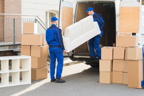 Commercial and household moving support for Edgware customers